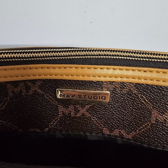 Max Studio Brown Insignia Clutch Cosmetic Bag - Picture 2 of 13